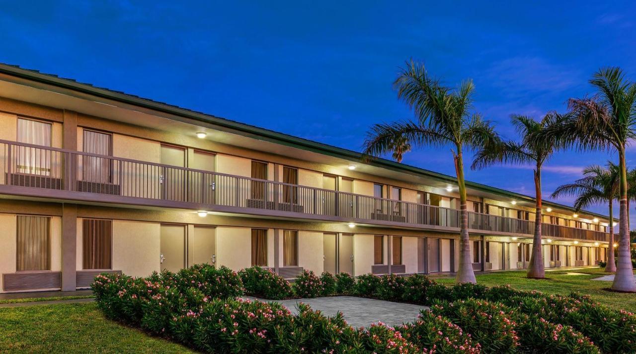 Marina Vibes - Sarasota Hotel South Bradenton Exterior photo