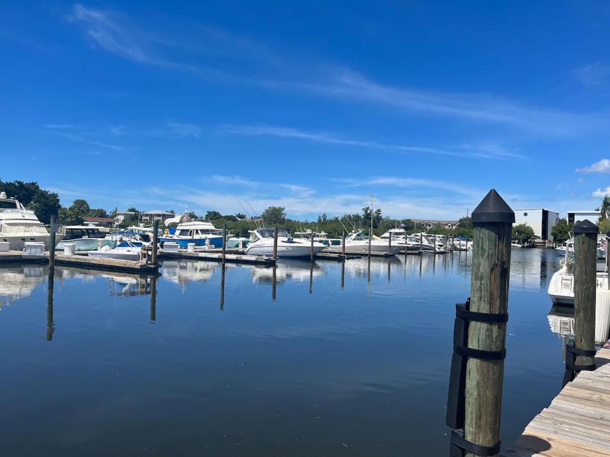 Marina Vibes - Sarasota Hotel South Bradenton Exterior photo
